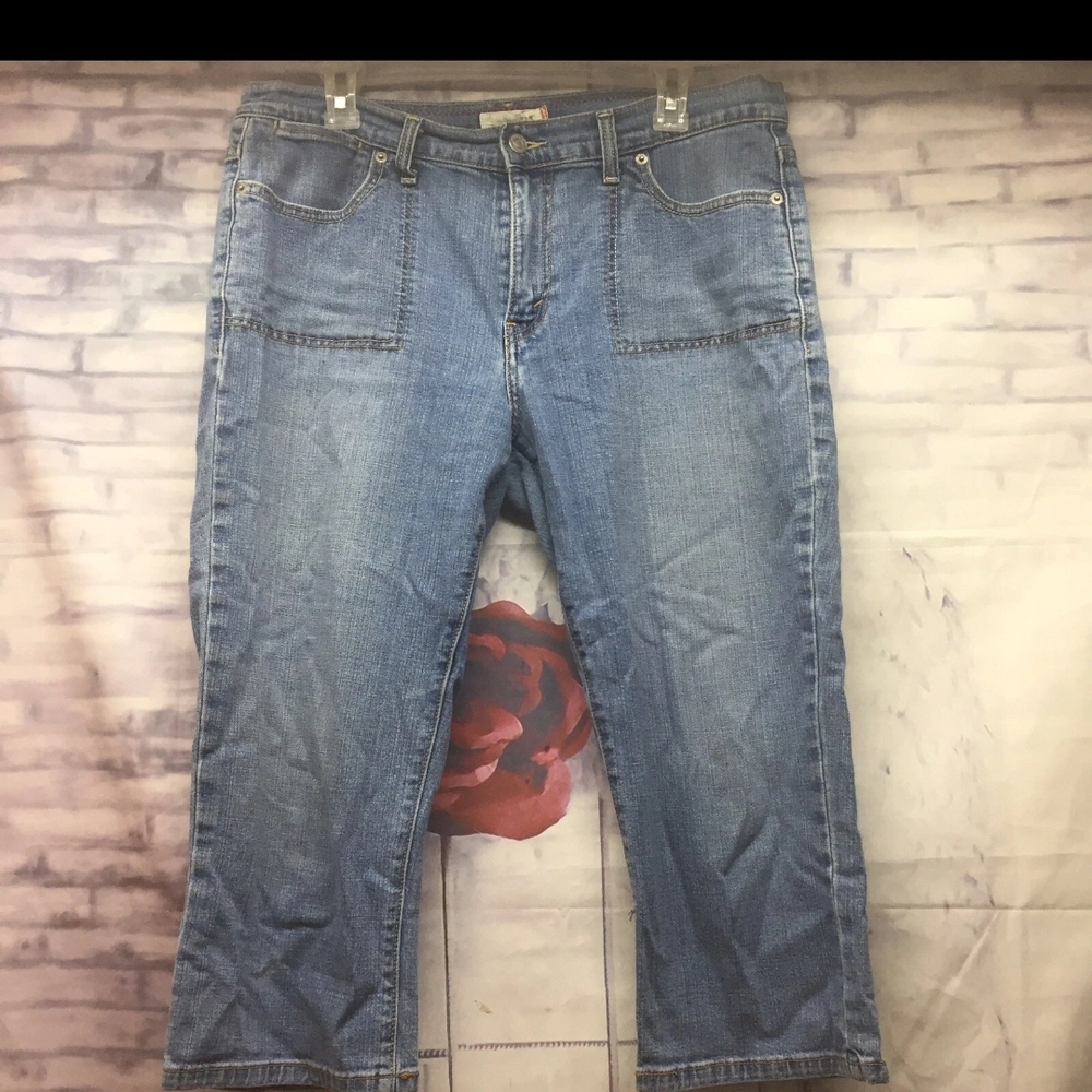 Levi's Classic Blue 515 Capri Jeans - Picture 2 of 5